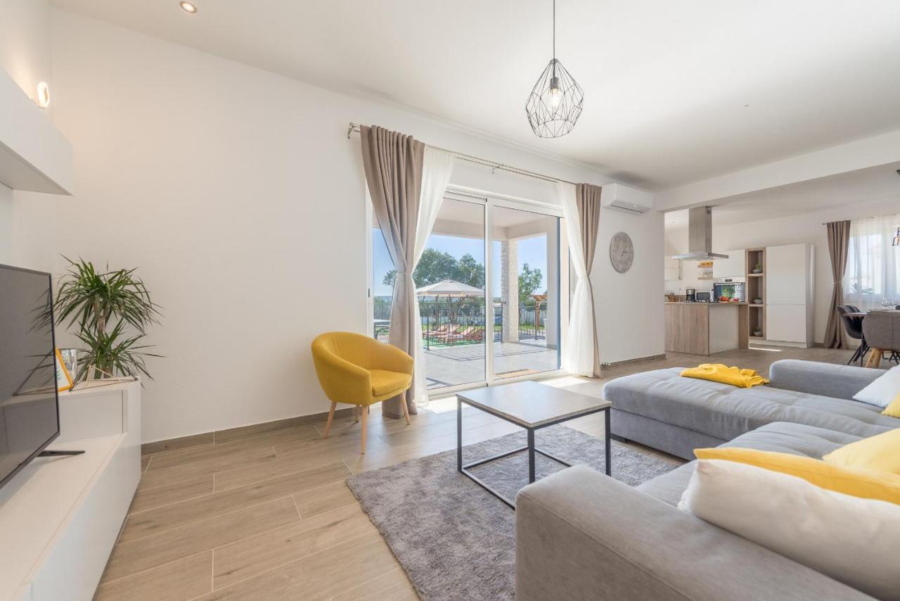 Villa Tara Zadarvillas Tinj Exteriör bild