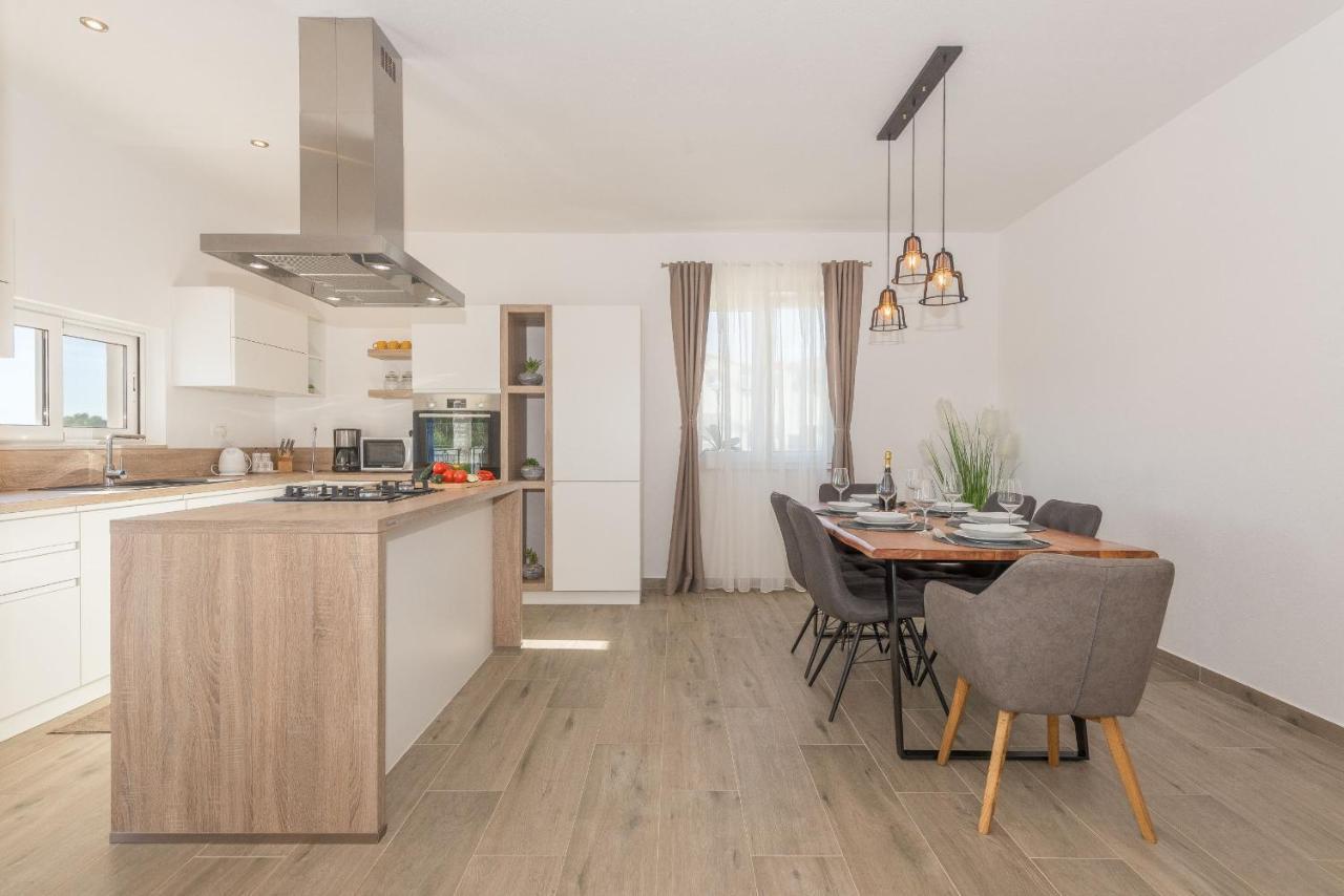 Villa Tara Zadarvillas Tinj Exteriör bild