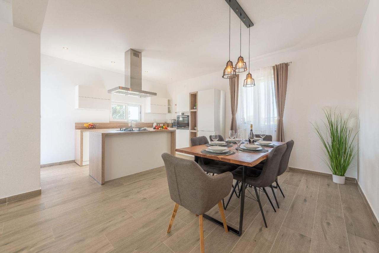 Villa Tara Zadarvillas Tinj Exteriör bild