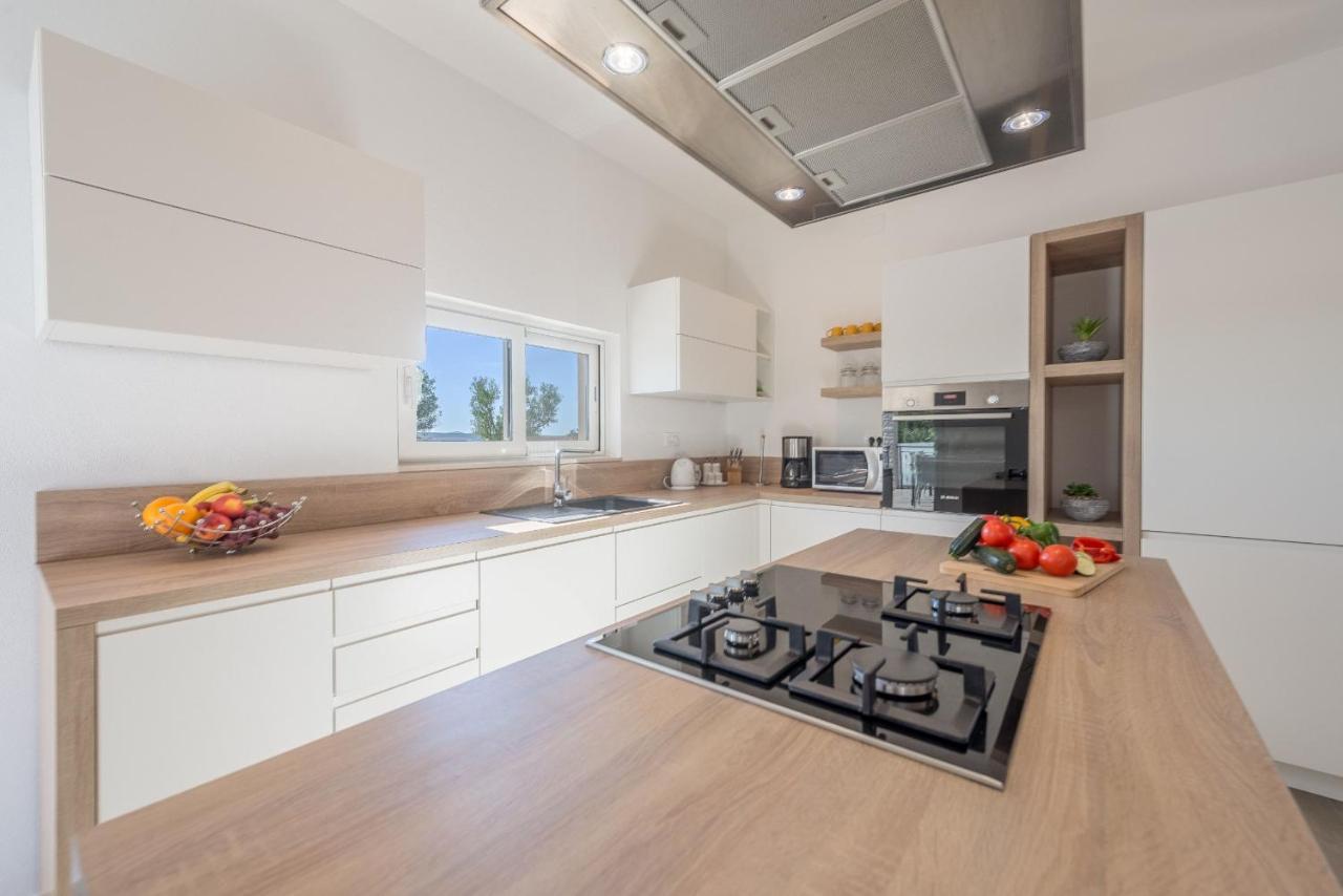 Villa Tara Zadarvillas Tinj Exteriör bild