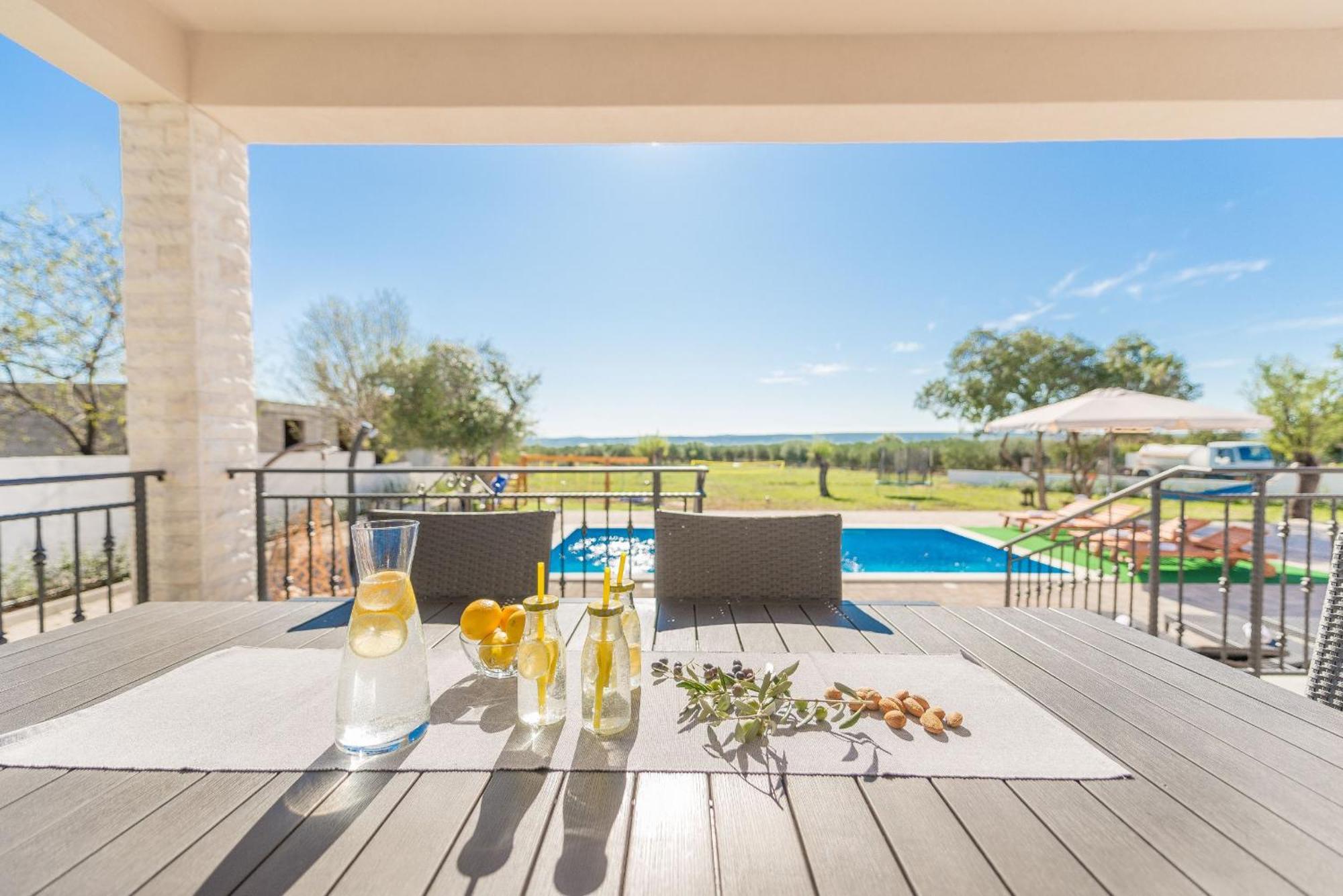 Villa Tara Zadarvillas Tinj Exteriör bild